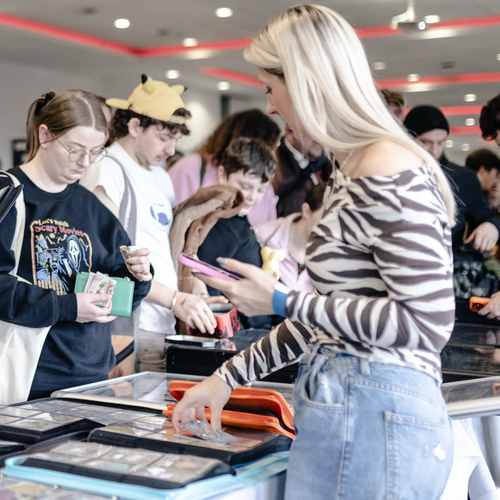 POKEMON/TCG VENDOR MAXIMUM 2 TABLES